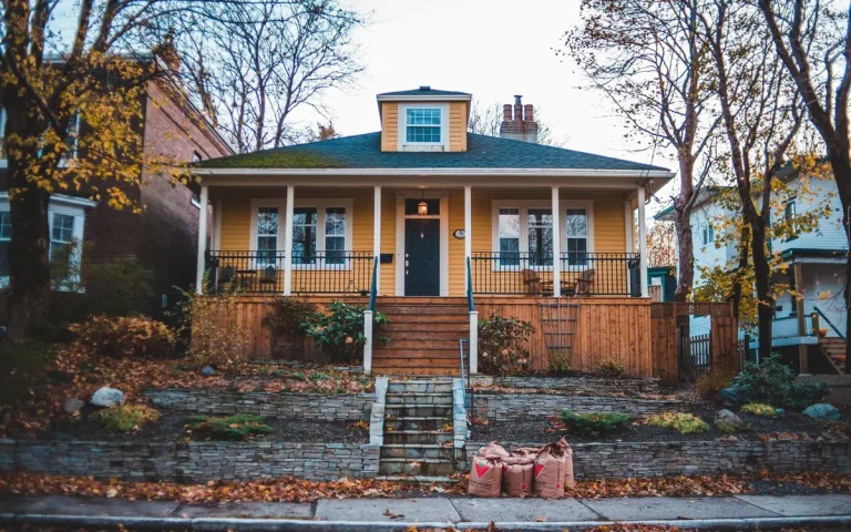 Craftsman home with a front porch and door, locksmith in Highland City, FL